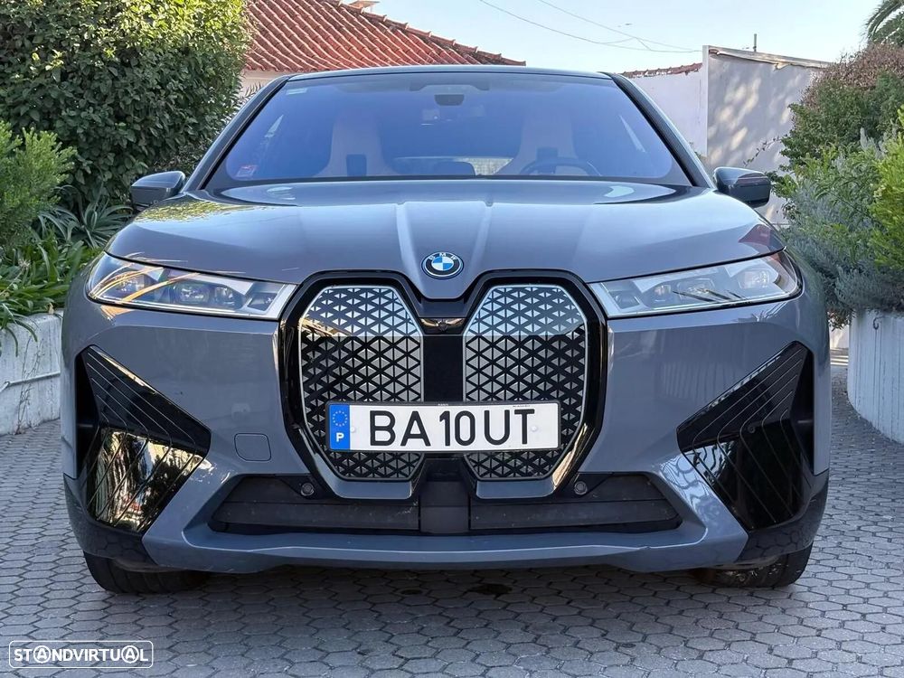 BMW iX xDrive 50 Pack Desportivo - 14