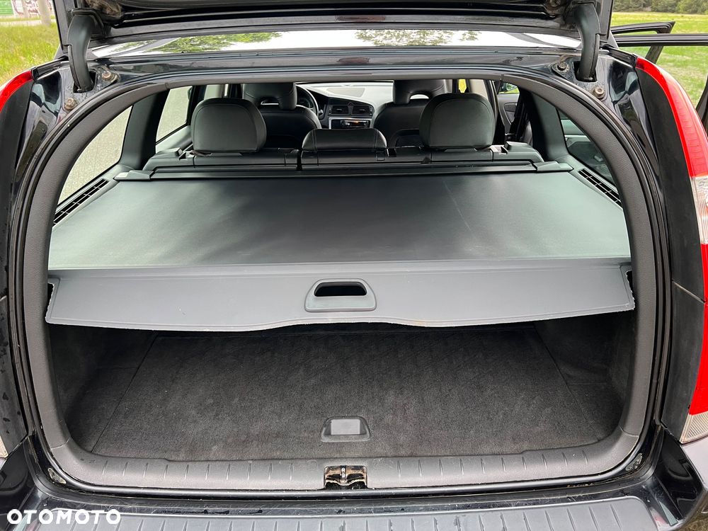 Volvo V70 D5 Momentum - 17