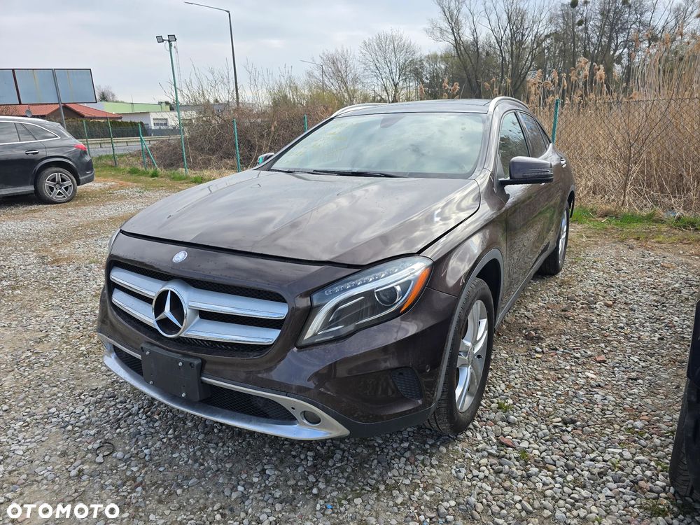 Mercedes-Benz GLA - 2