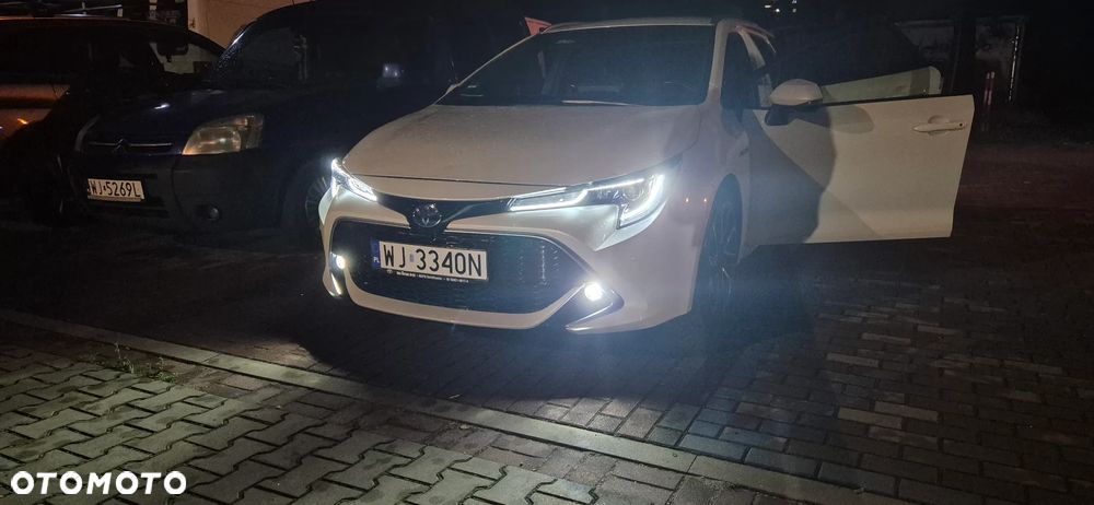 Toyota Corolla 2.0 Hybrid Executive - 8