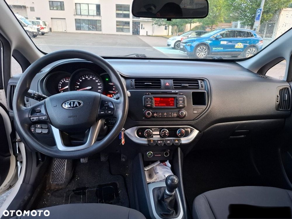 Kia Rio - 5