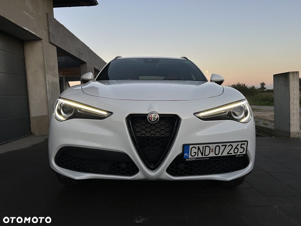 Alfa Romeo Stelvio - 2