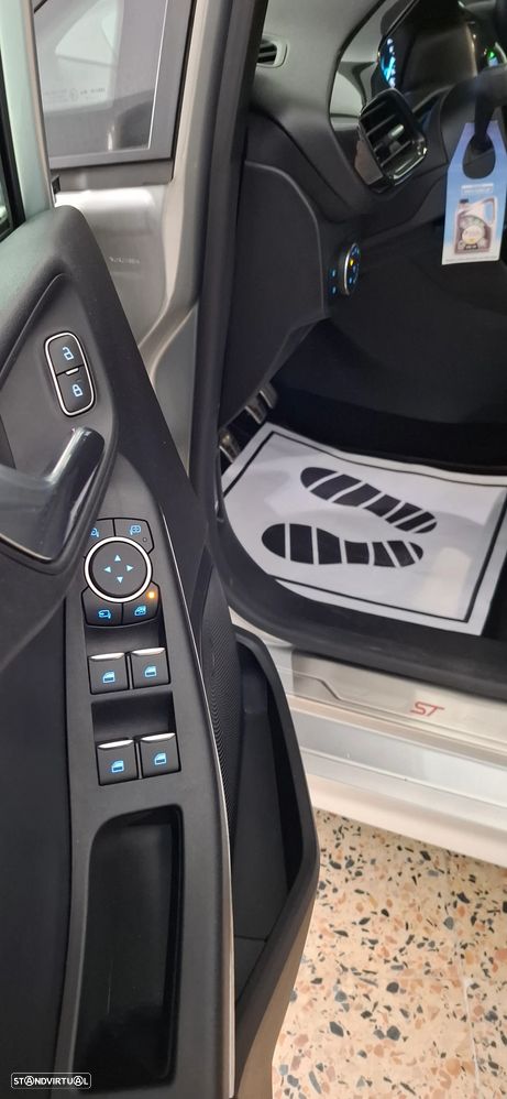 Ford Fiesta 1.0 EcoBoost ST-Line X - 16