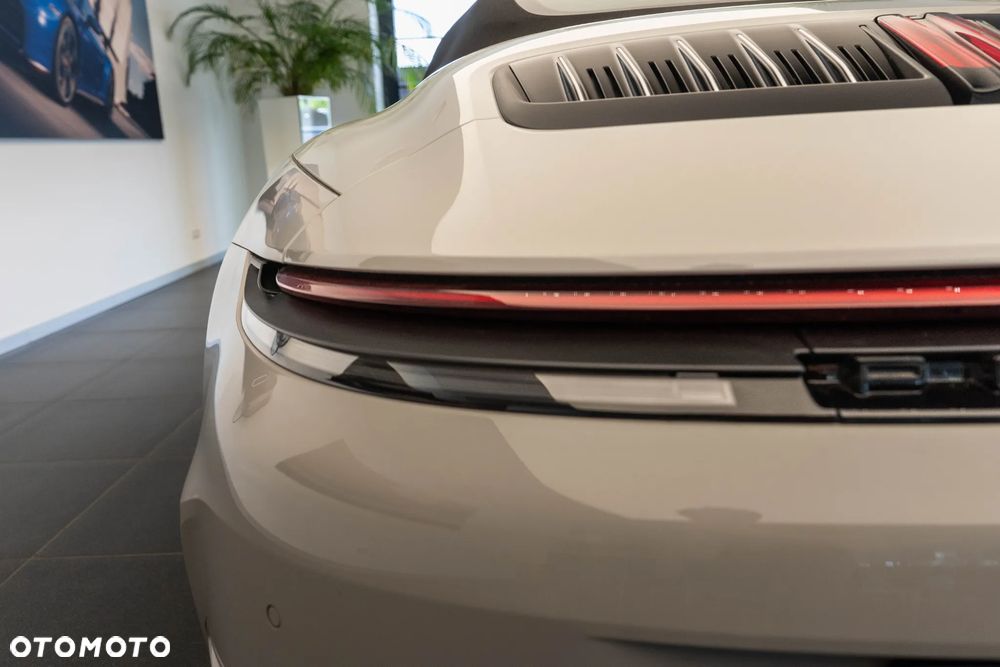 Porsche 911 Carrera 4S - 34