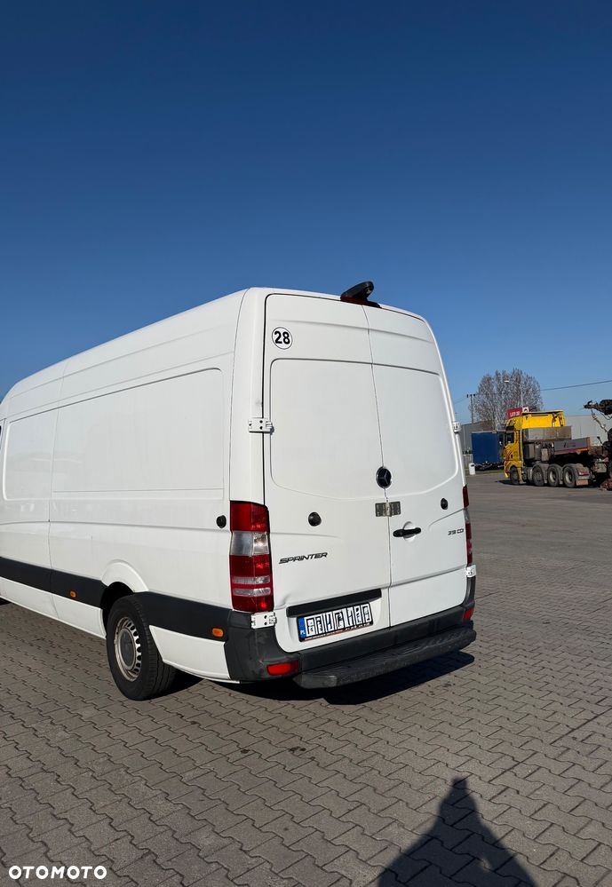 Mercedes-Benz Sprinter - 3