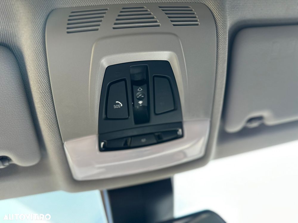 BMW Seria 3 318d Aut. - 32