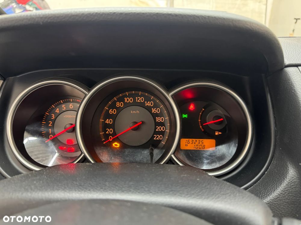 Nissan Tiida - 8
