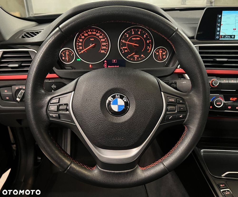 BMW Seria 3 318i Sport Line - 30