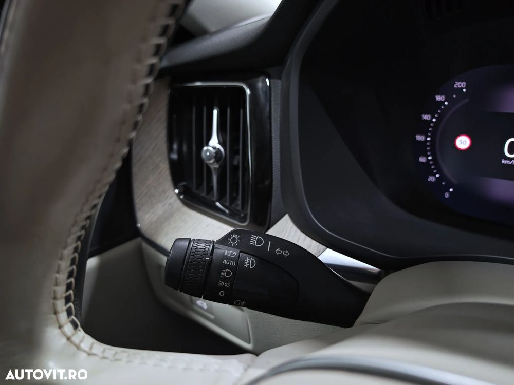 Volvo XC 60 B4 D Core - 26