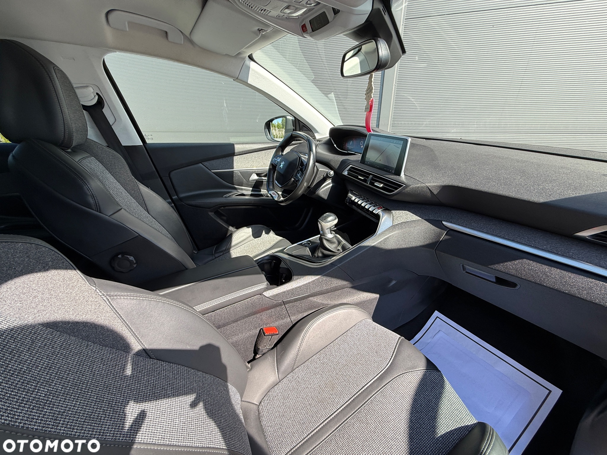 Peugeot 3008 PureTech 130 Stop & Start GPF Allure - 8