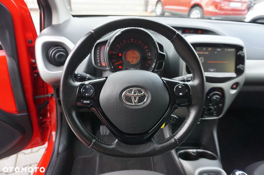 Toyota Aygo x-play Edition-S - 34
