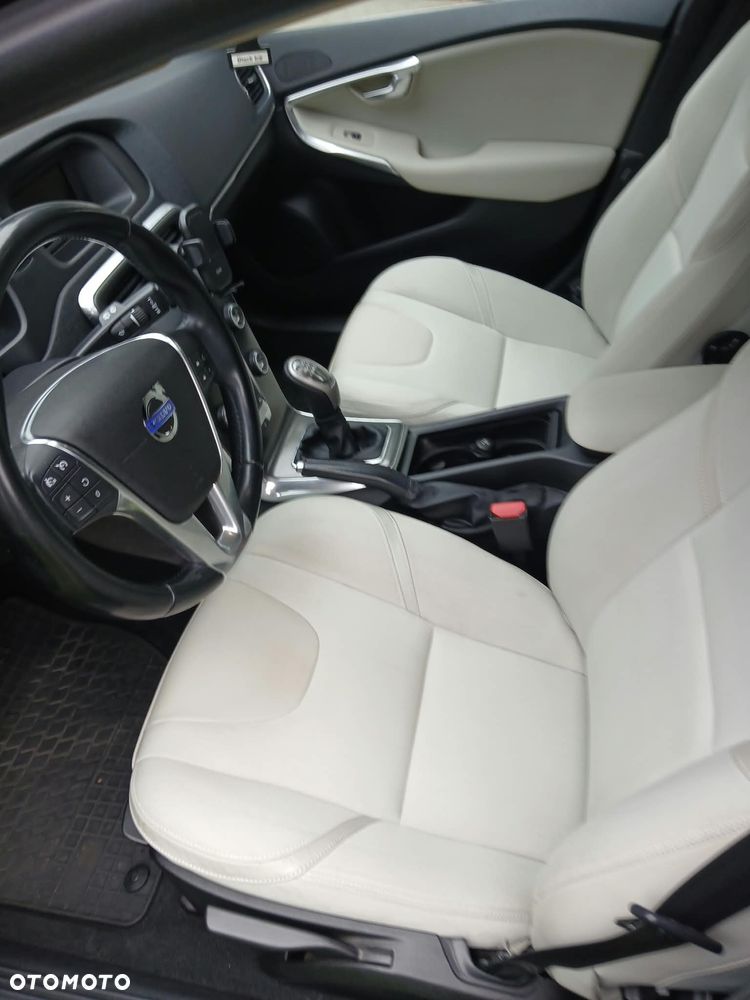 Volvo V40 - 11