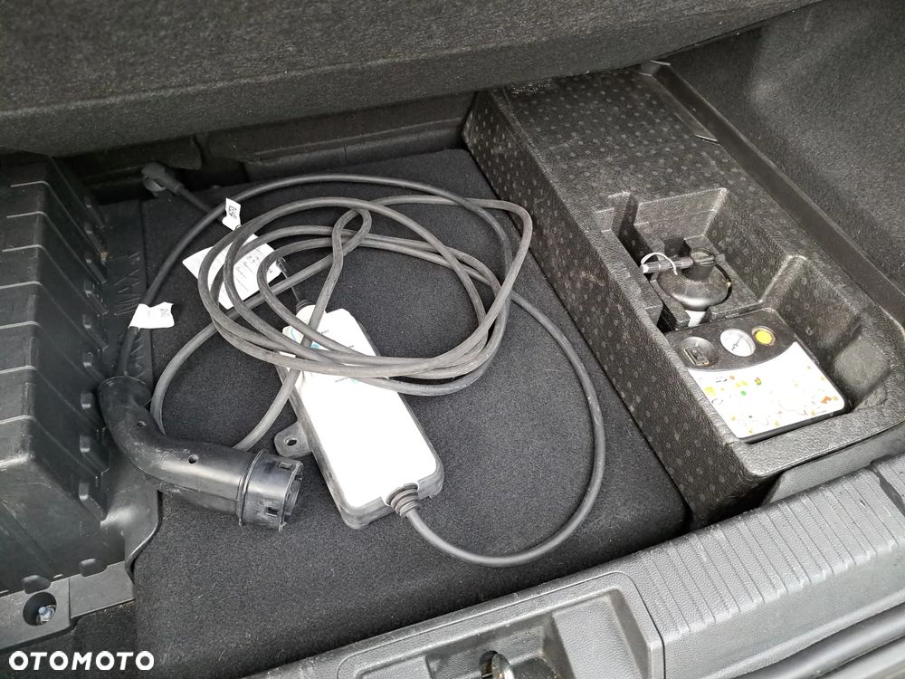 Renault Captur 1.6 E-TECH Plug-In Intens - 27