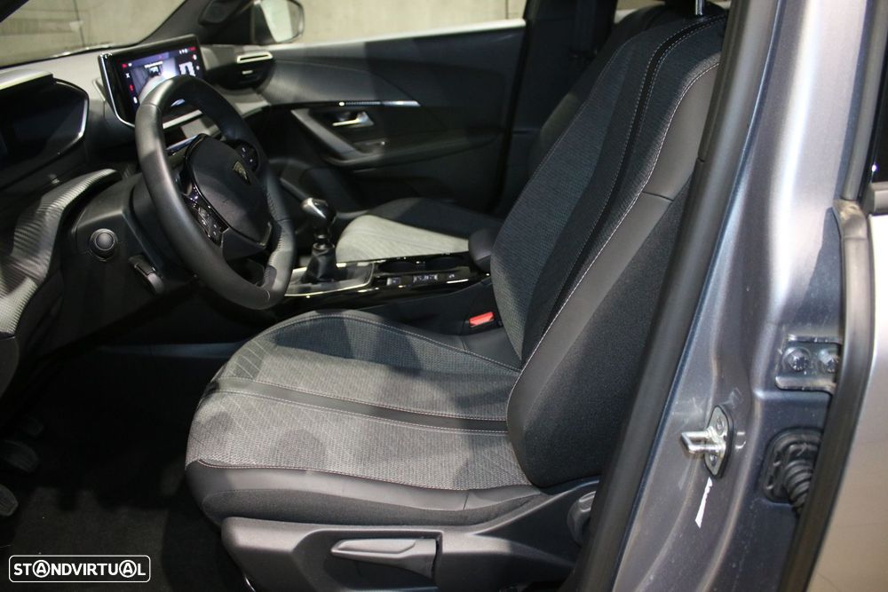 Peugeot 2008 1.2 PureTech Allure - 19