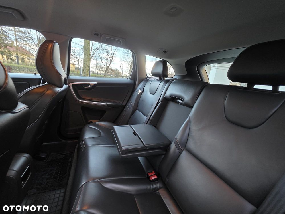 Volvo XC 60 D3 Drive-E Ocean Race - 12