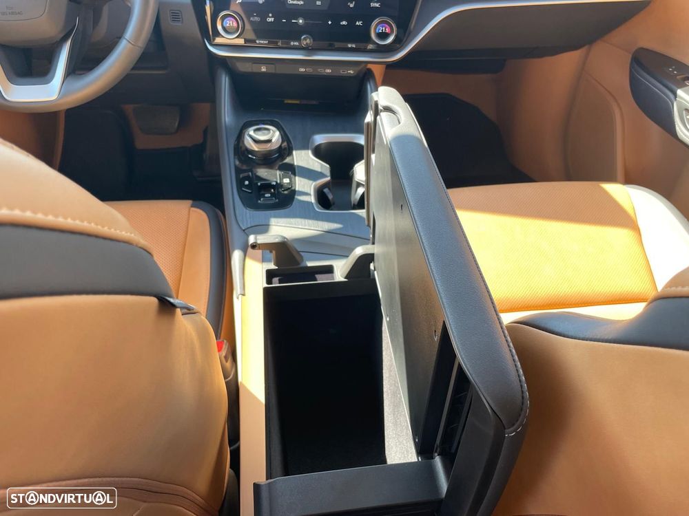 Lexus RZ 450e Premium Monotone c/ mala elétrica - 37