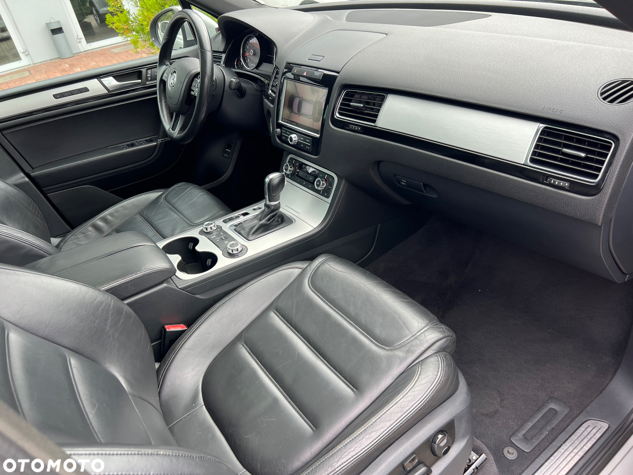 Volkswagen Touareg 3.0 Hybrid 4Motion Automatik - 9