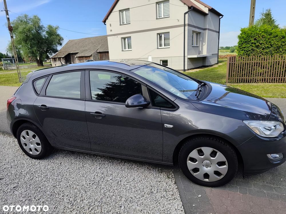 Opel Astra 1.4 - 8