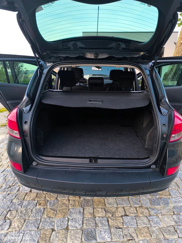 Renault Clio Sport Tourer - 11