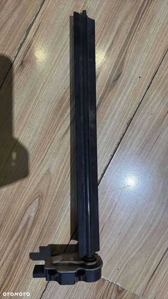 silniczek żaluzji intercoolera ford focusa mk3 - 2