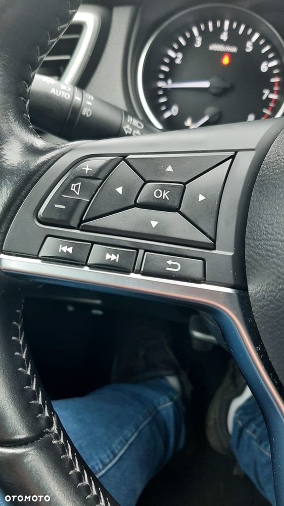 Nissan Qashqai 1.3 DIG-T TEKNA - 21