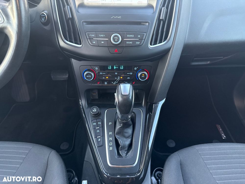 Ford Focus - 30