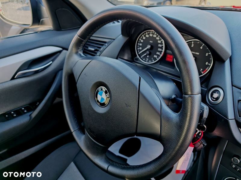 BMW X1 sDrive18i xLine - 37