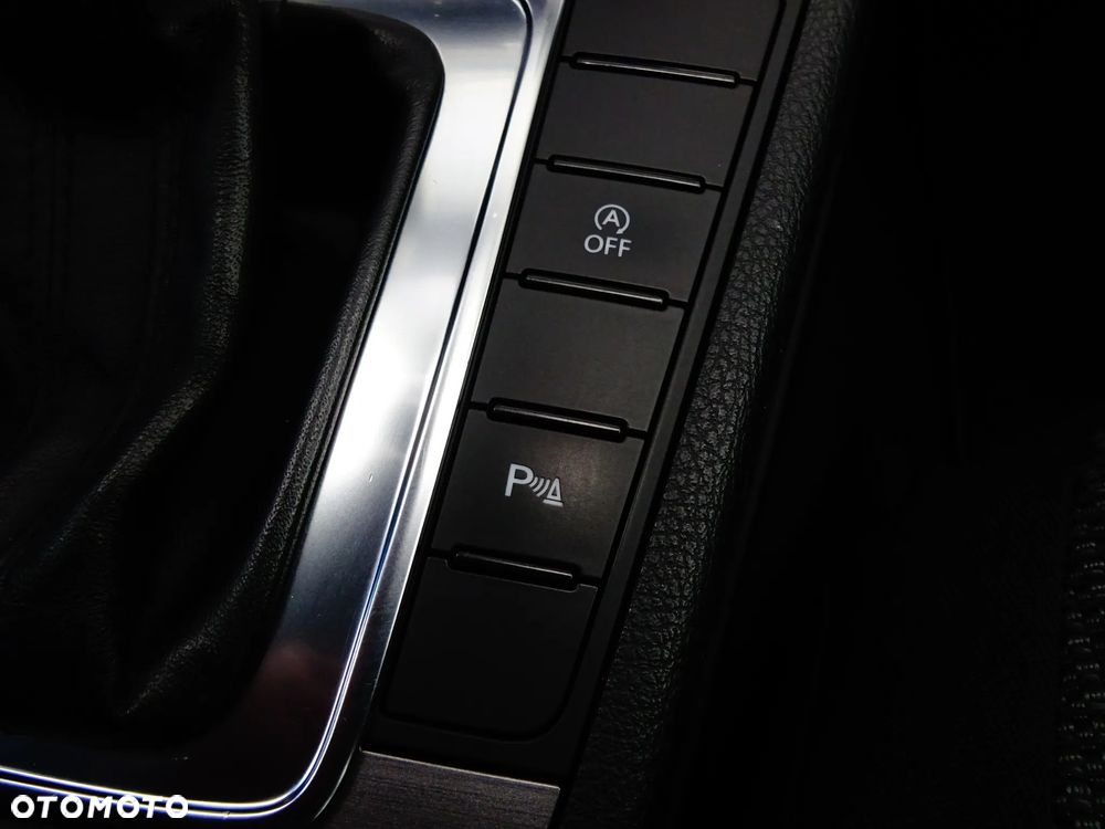 Volkswagen Passat - 16