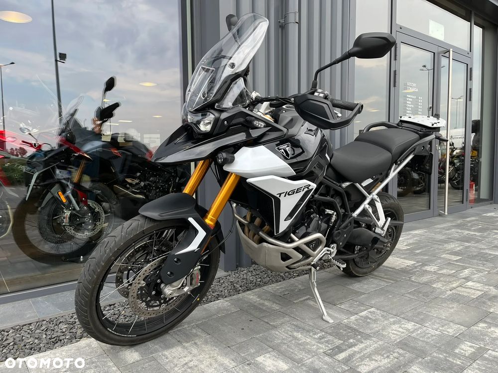 Triumph Tiger - 1