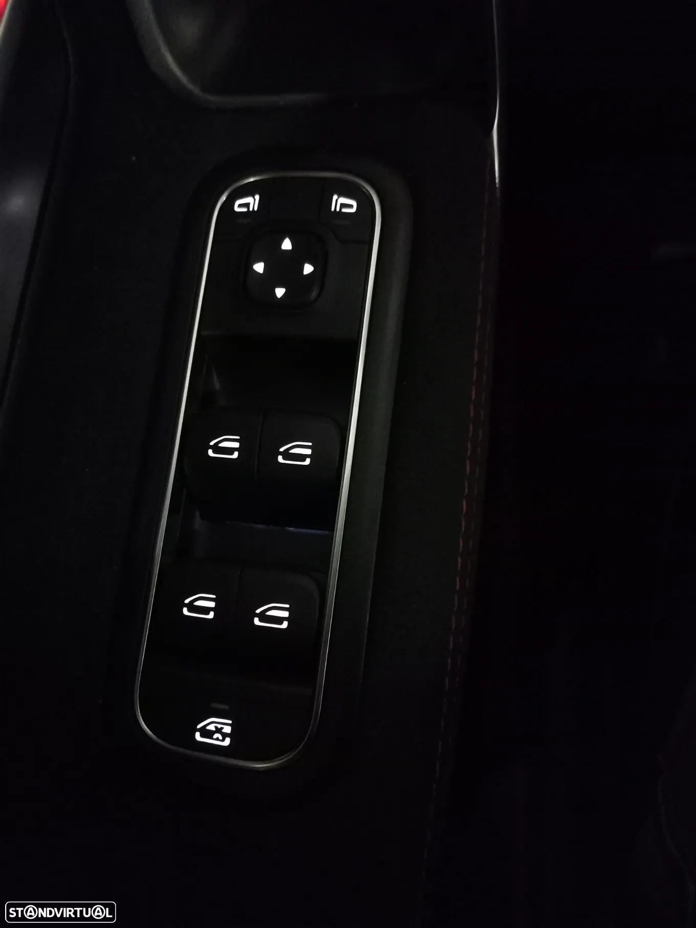 Mercedes-Benz A 250 Limousine e AMG Line - 19