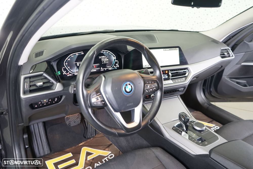 BMW 330 e Aut. Sport Line - 14