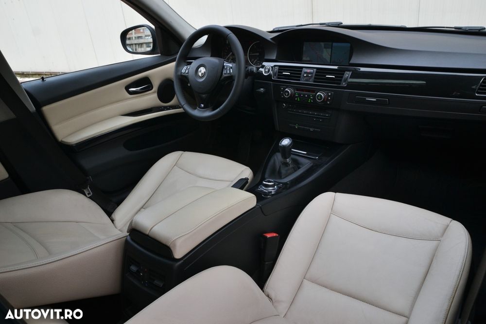 BMW Seria 3 320d - 15