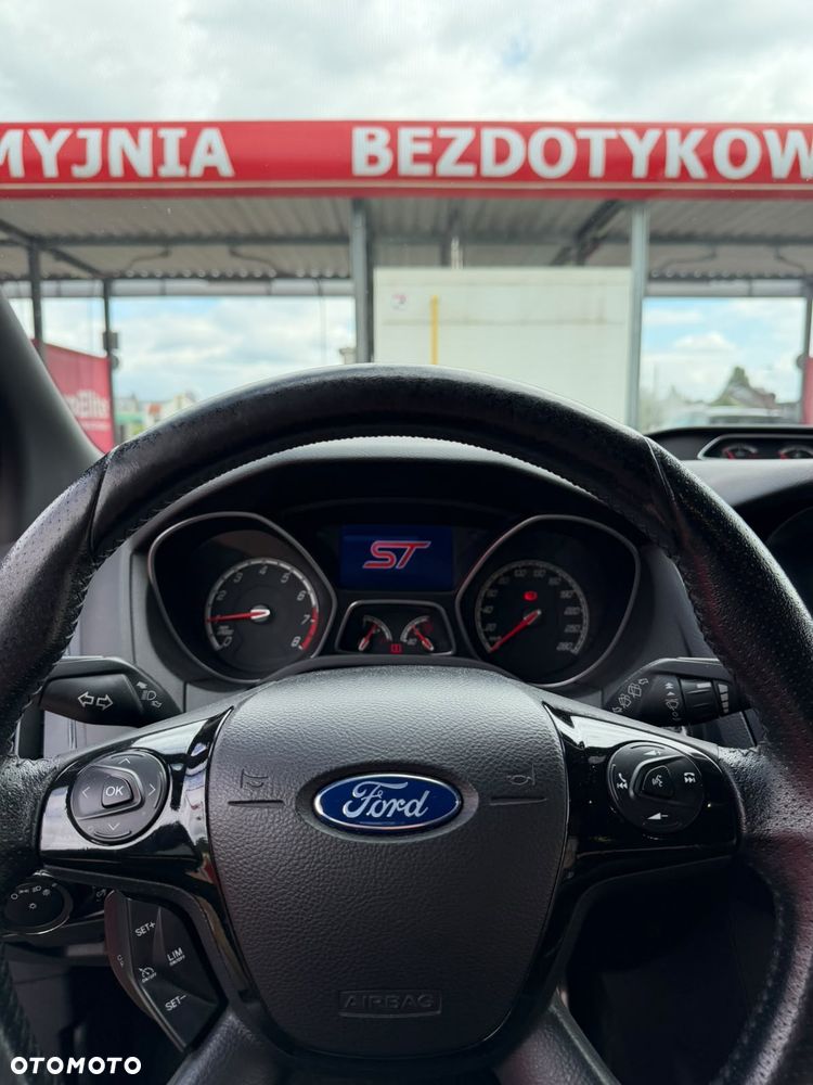 Ford Focus 2.0 EcoBoost ST mit Leder-Sport-Paket - 15