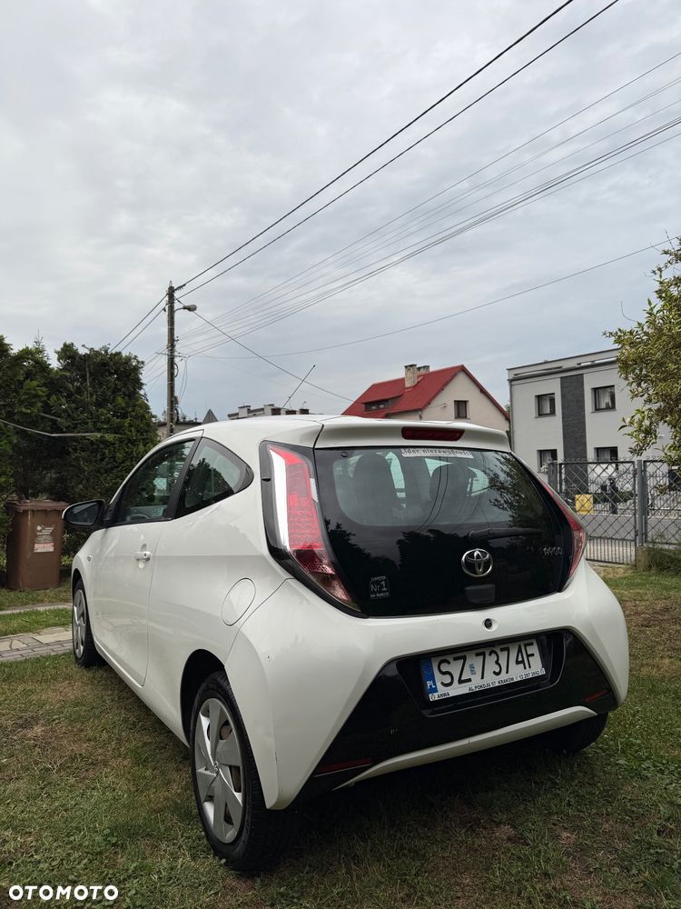 Toyota Aygo x-play - 3