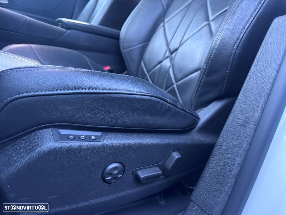 DS DS7 Crossback PureTech 130 Aut. Performance Line + - 8