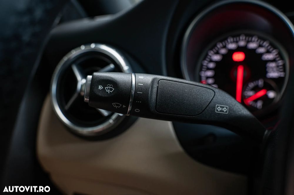 Mercedes-Benz CLA 220 d 4Matic 7G-DCT - 27