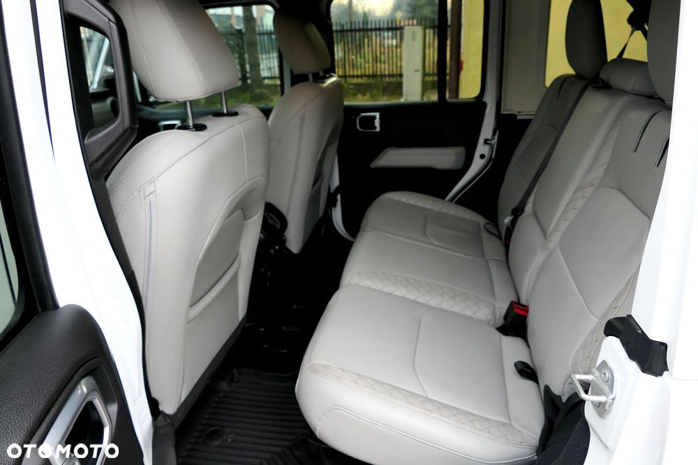 Jeep Wrangler 2.0 4xe Plug-In Hybrid Hardtop Sahara - 24