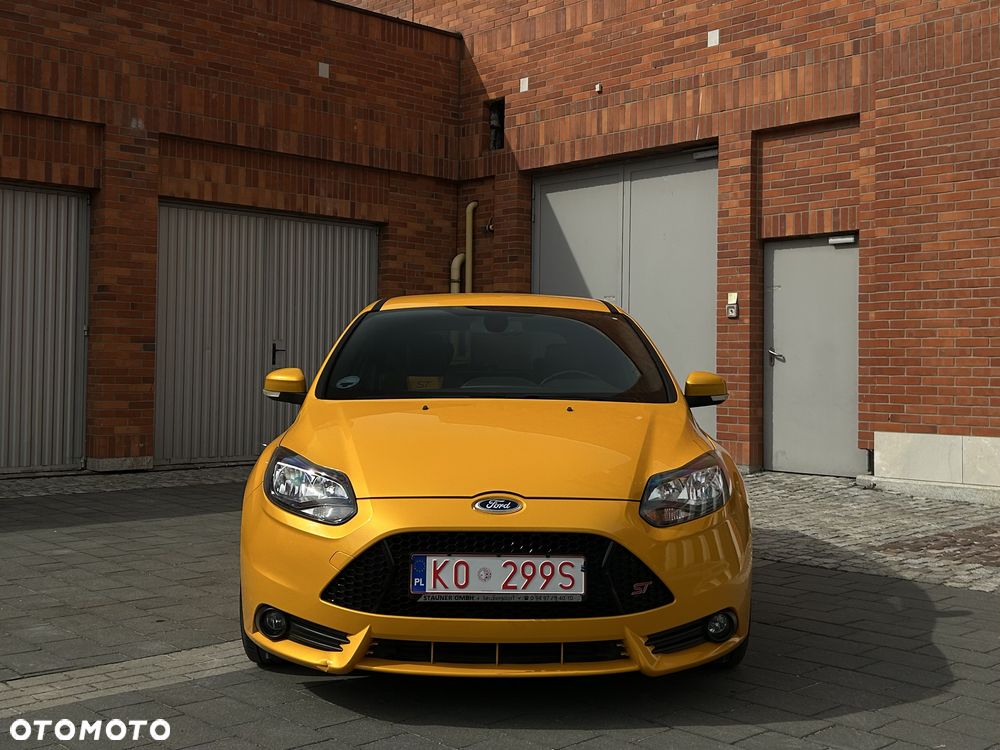 Ford Focus 2.0 EcoBoost ST mit Leder-Sport-Paket - 9