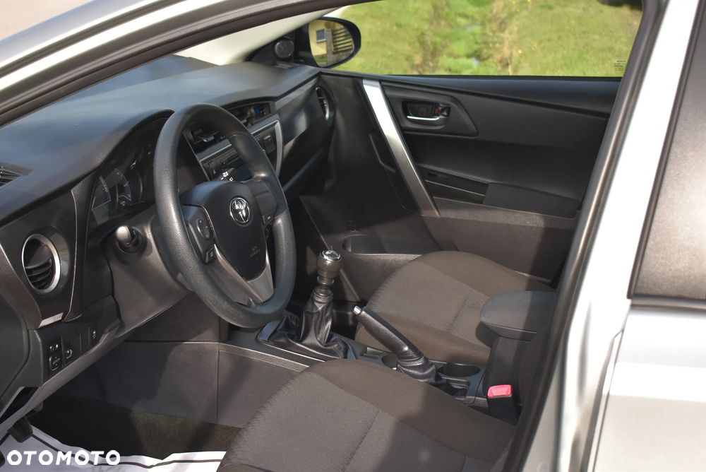 Toyota Auris - 17