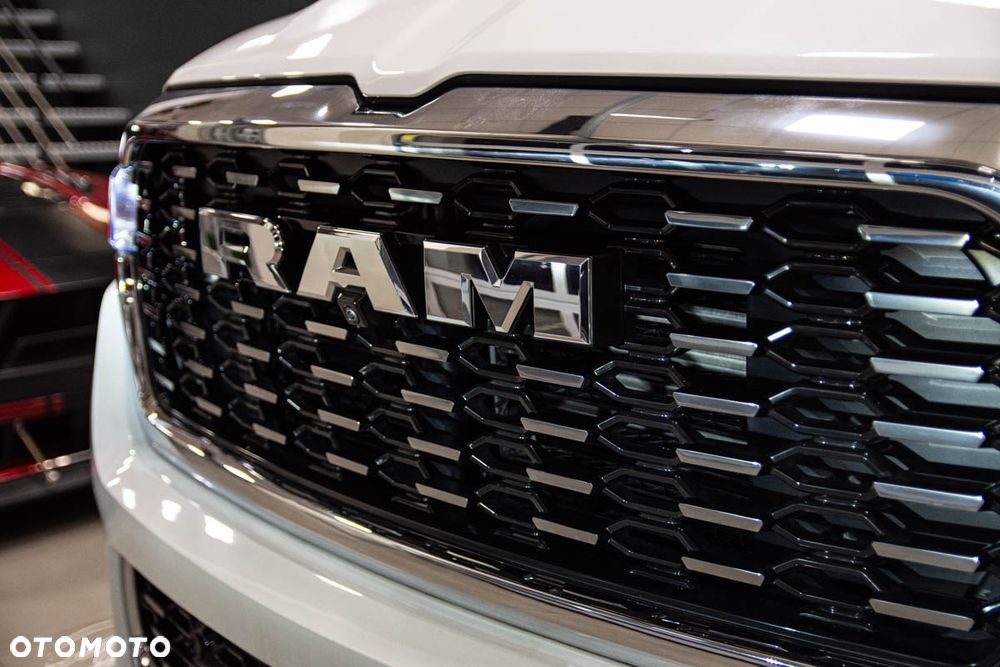 RAM 1500 Tungsten - 18