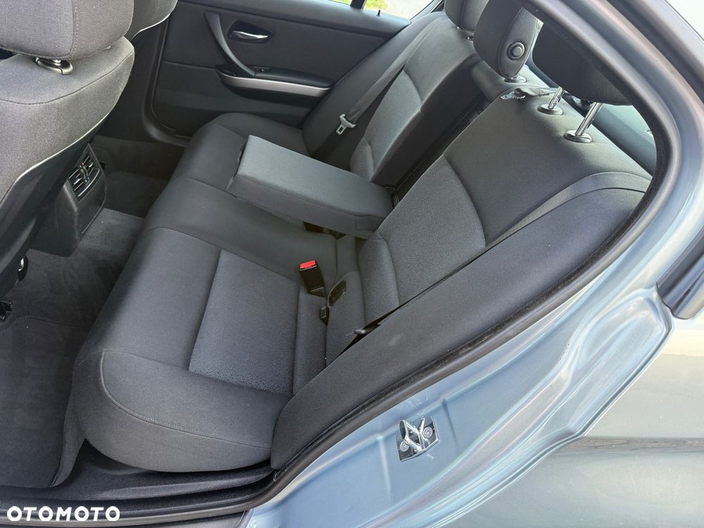 BMW Seria 3 - 16