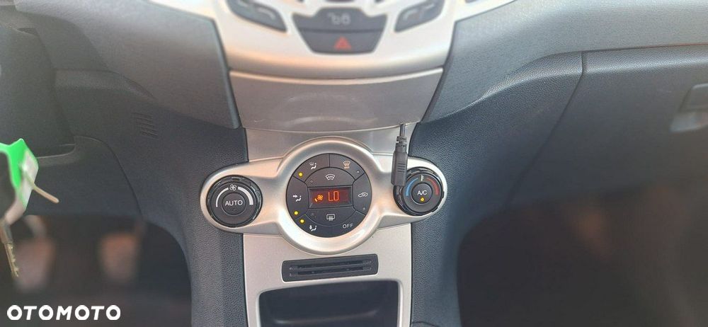 Ford Fiesta - 12