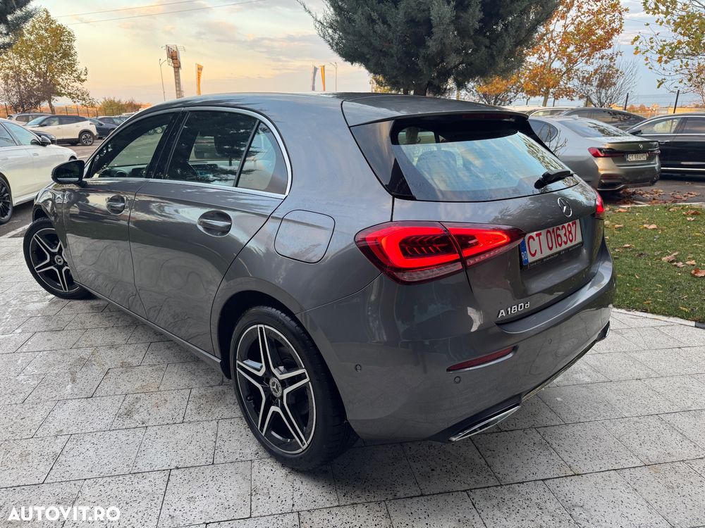 Mercedes-Benz A 180 d 7G-DCT - 4