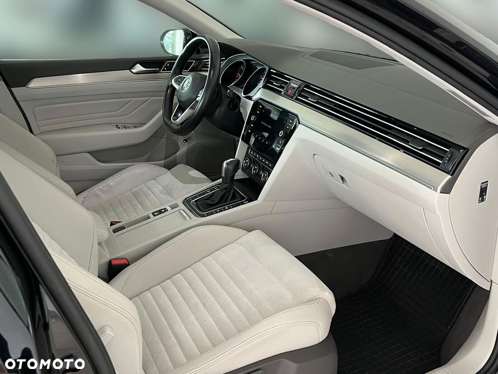 Volkswagen Passat 2.0 TDI Elegance DSG - 14