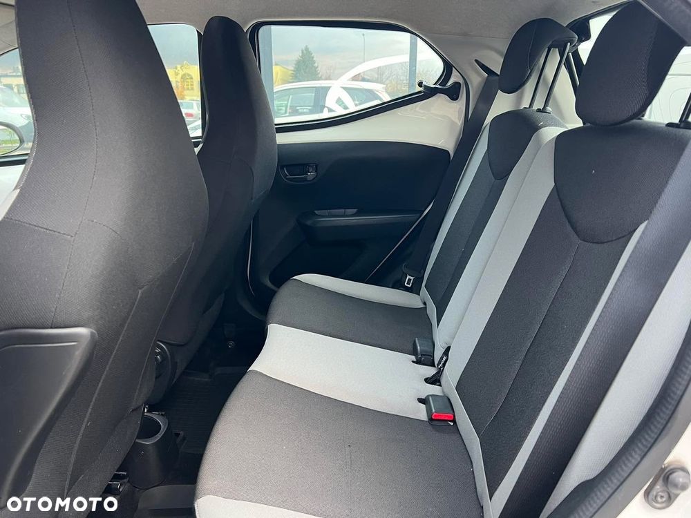 Toyota Aygo x-clusive Style Selection - 22