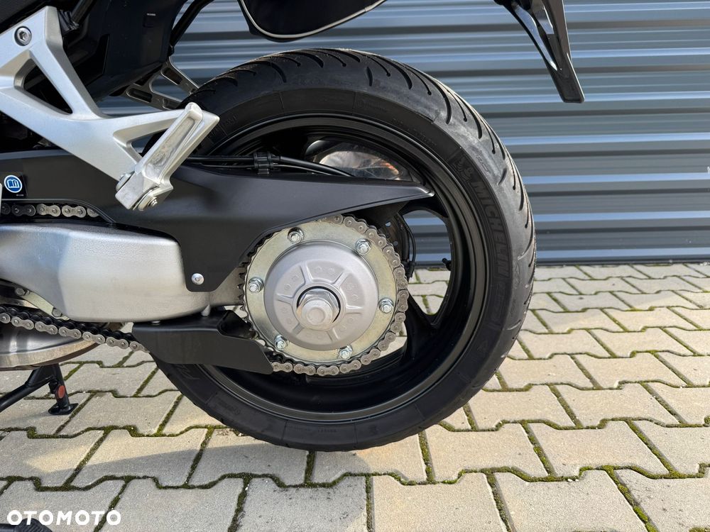 Honda VFR - 21