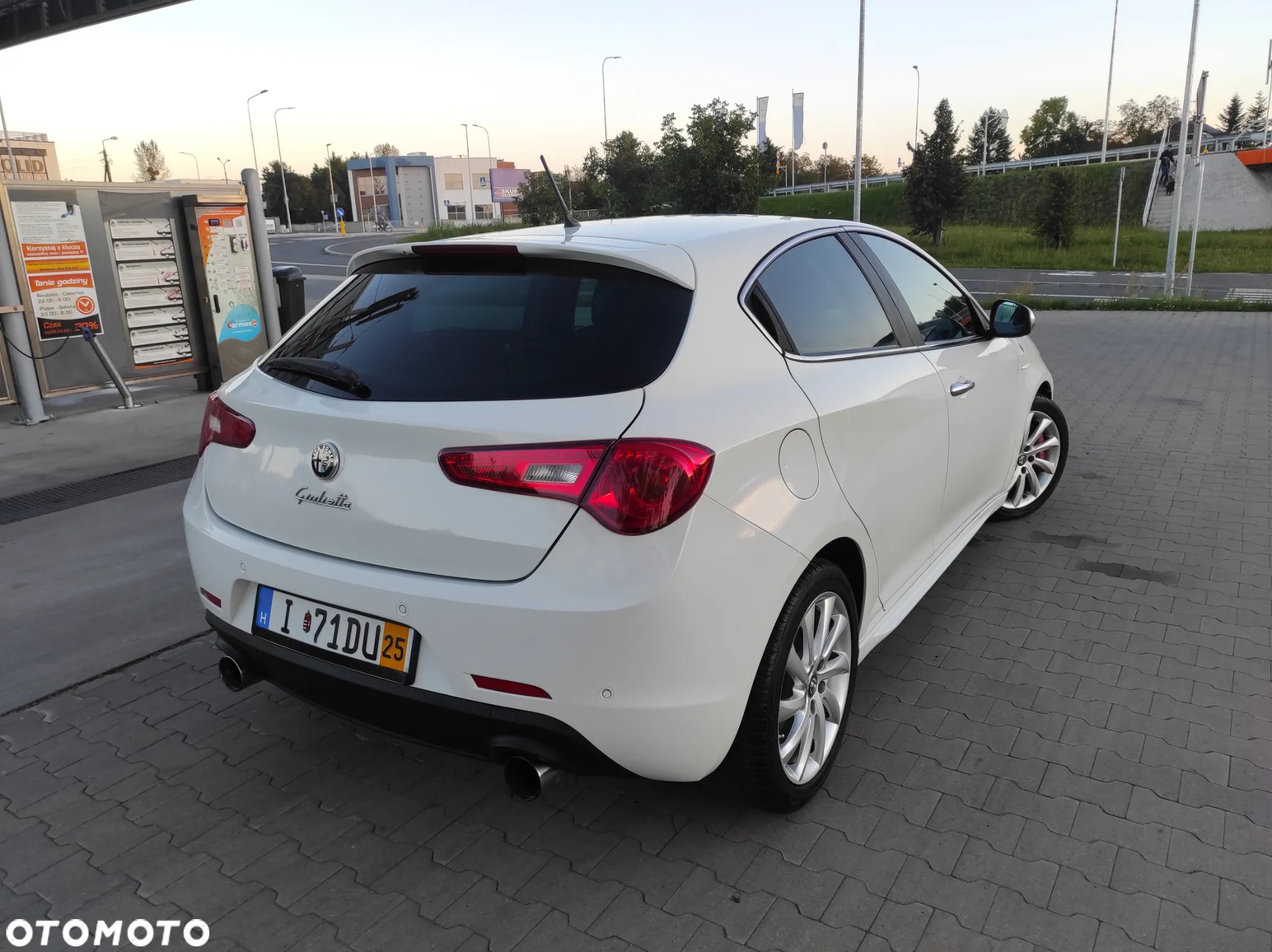 Alfa Romeo Giulietta 1750 TBi Quadrifoglio Verde - 4