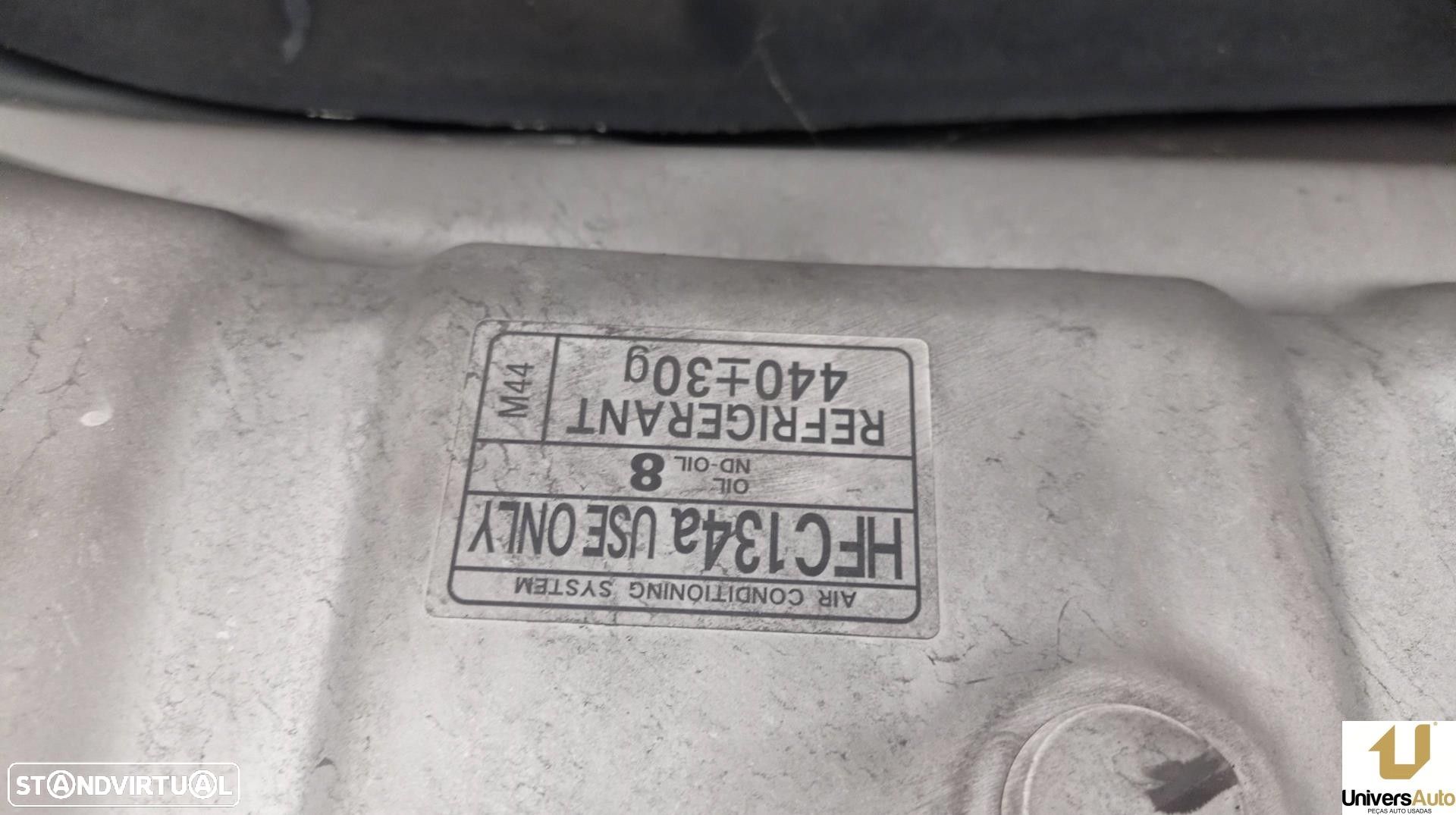 CAPÔ TOYOTA AURIS 2011 - - 1