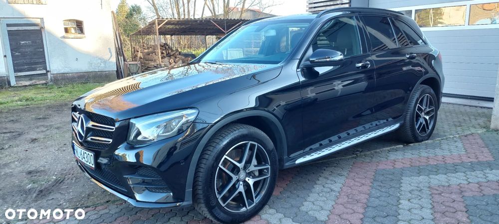 Mercedes-Benz GLC 300 4Matic 9G-TRONIC AMG Line - 13