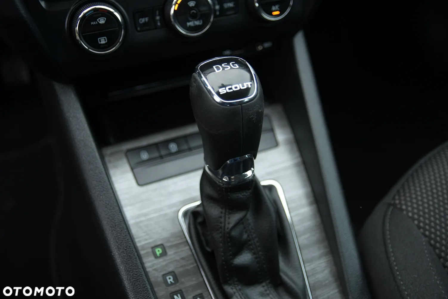 Skoda Octavia Combi 2.0 TDI 4x4 DSG Scout - 37